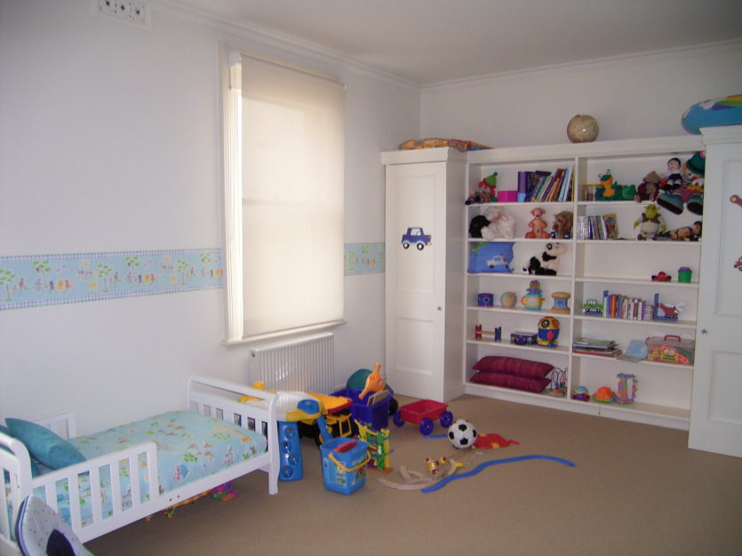 A large childrens room 17