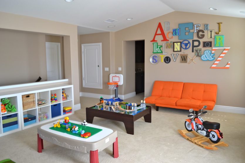 A large childrens room 5 5