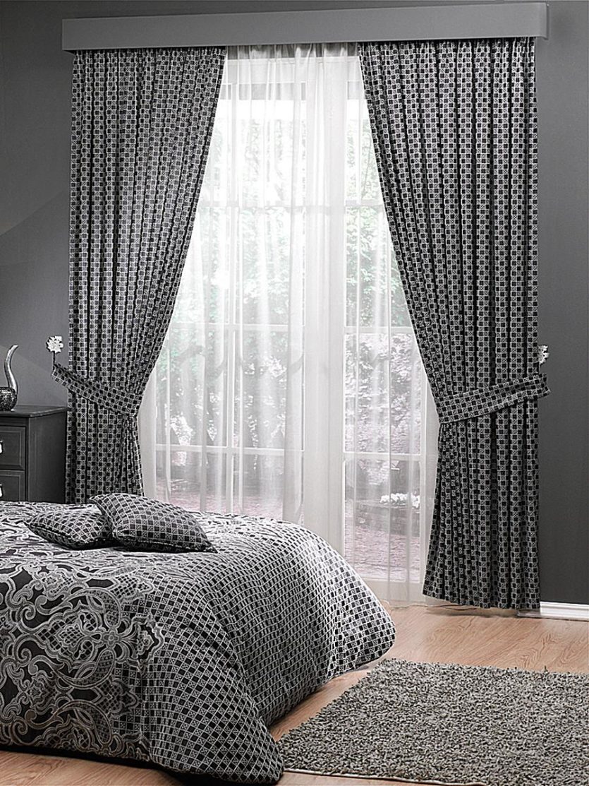 шторы для спальни с черной мебелью
